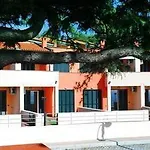 Ξενοδοχείο με διαμερίσματα Beuca Cogoleto