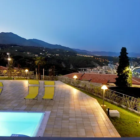 Beuca Aparthotel 3*