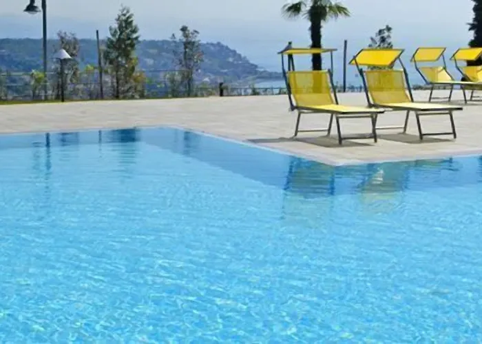 Apart-hotel Beuca 4*