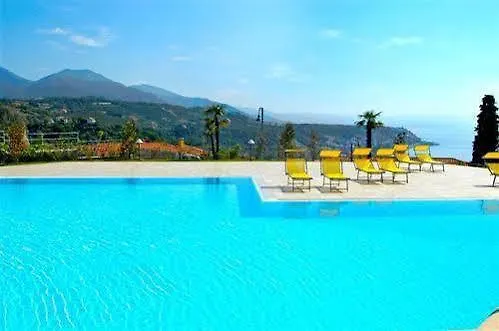 Apart-hotel Beuca 4*