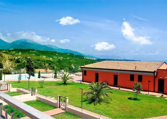 Apart-hotel Beuca 4*